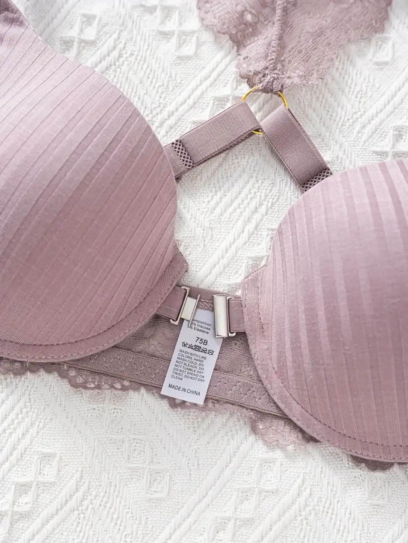 3-piece set of French-style front-closure push-up bras