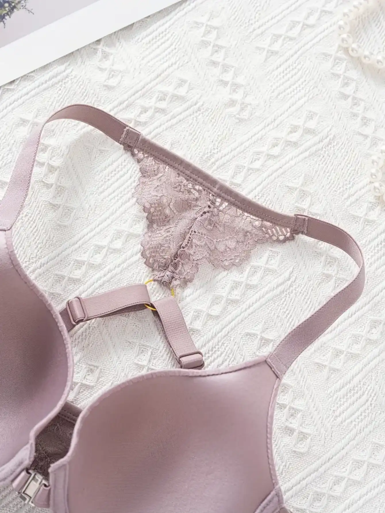 3-piece set of French-style front-closure push-up bras